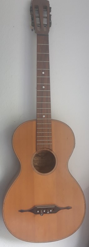 Wandergitarre_01.jpg