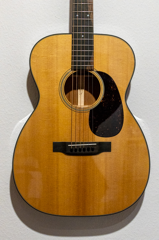 Martin 00-18 04.jpg
