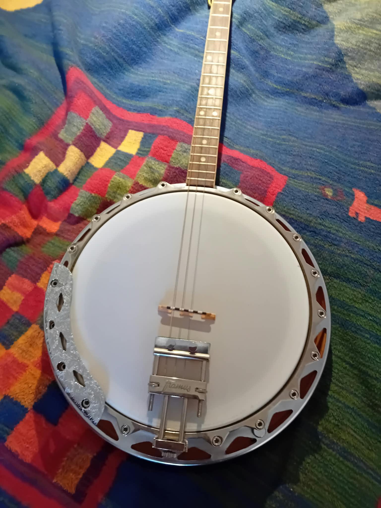 banjo-2.jpg