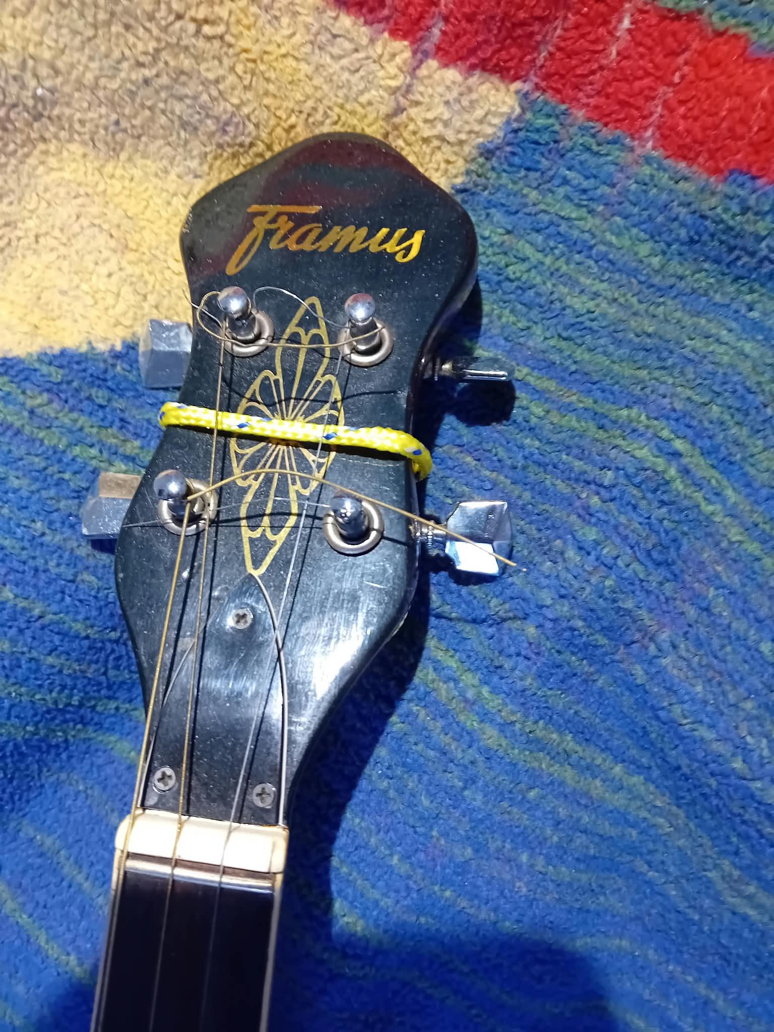 banjo-1.jpg